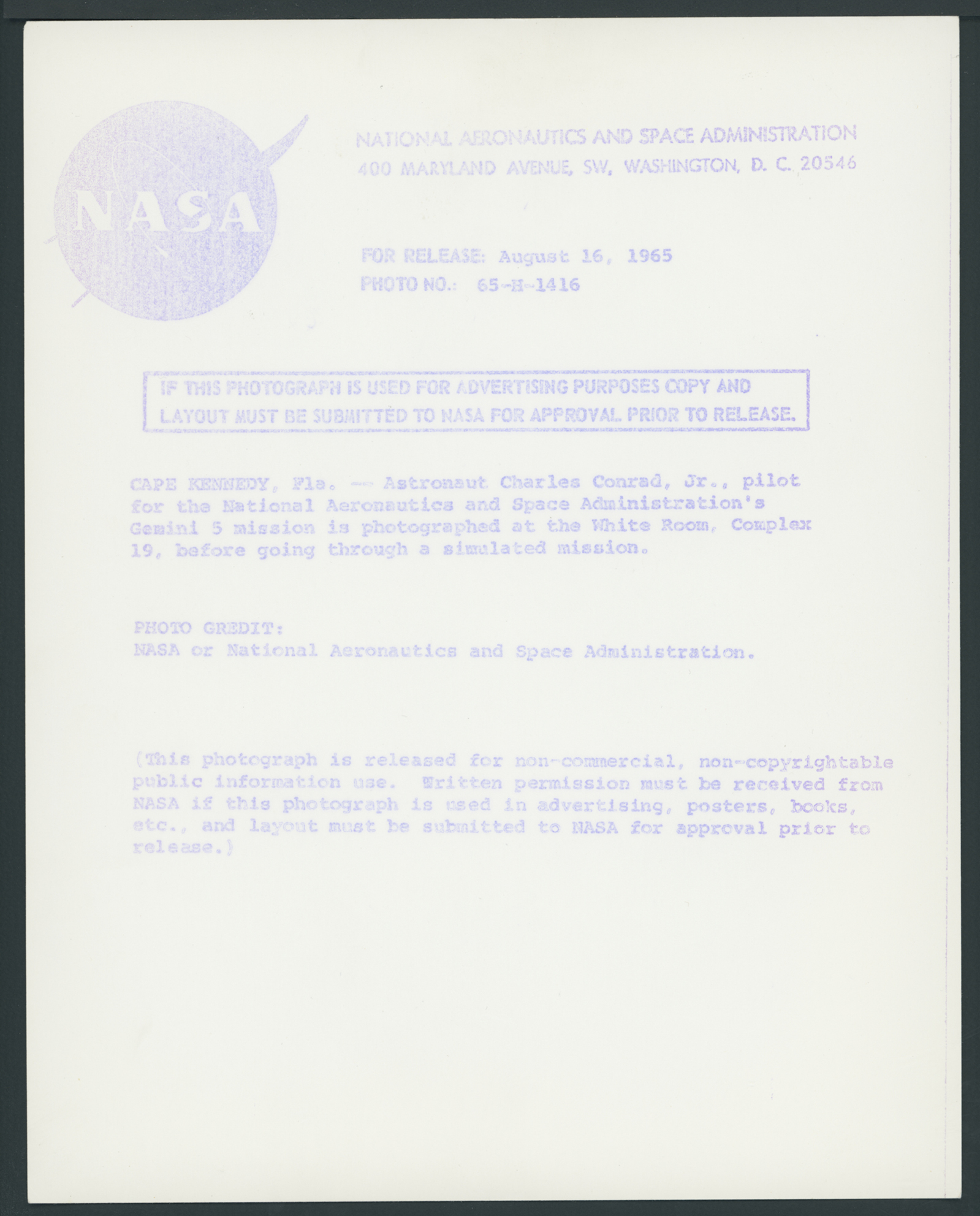 NASA. Portrait de l'astronaute vétéran Charles Conrad, Jr., août 1965 (#164) - Image 4