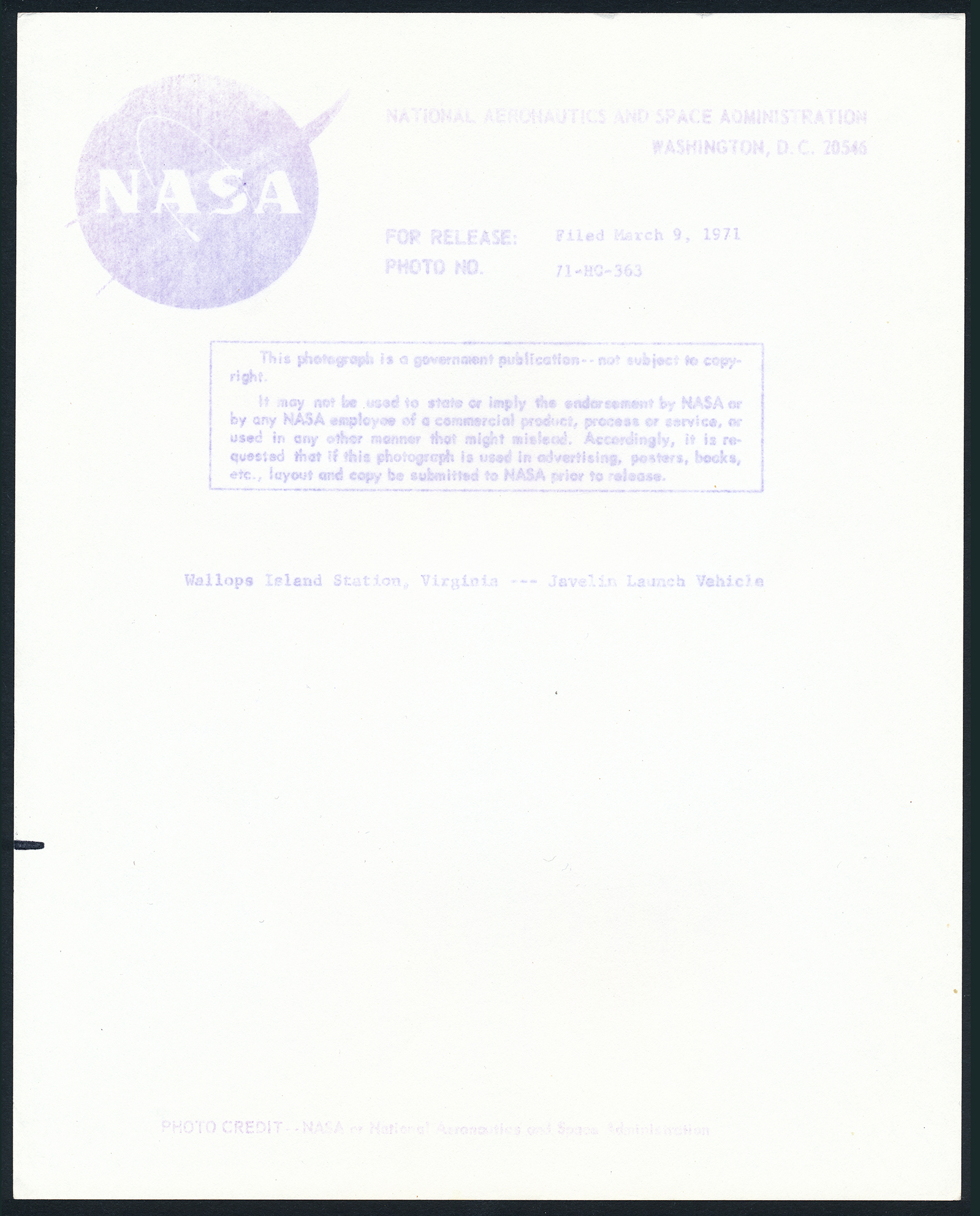 APOLLO 14. Alan B. Shepard Jr., commandant de la mission, et le module lunaire Apollo 14 (#1649) - Image 4