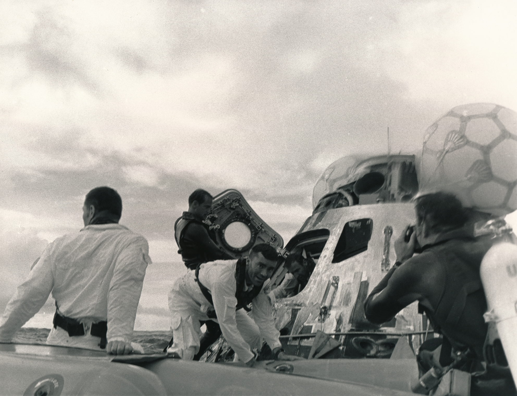 Mission APOLLO 13. Arrivée historique de l'équipage héroïque de la mission APOLLO 13 (#4556) - Image 3