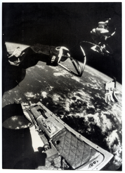 1965. Sortie d’Edward H. White dans l’Espace. Mission Gémini IV