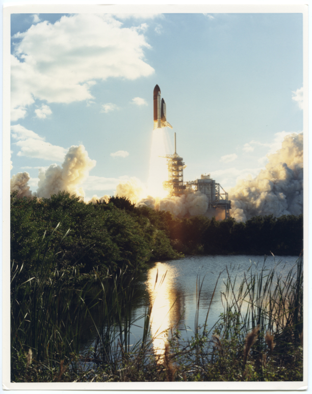 1988. Décollage de la navette spatiale Atlantis (Mission STS27)