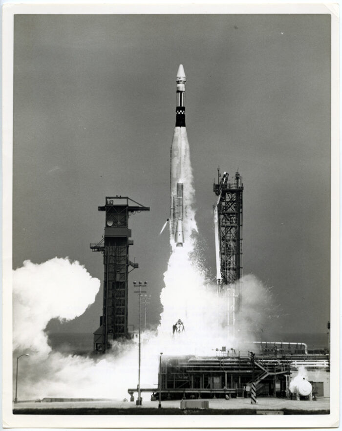 1966. Lancement de la fusée Atlas Agena -1er rendez-vous spatial-